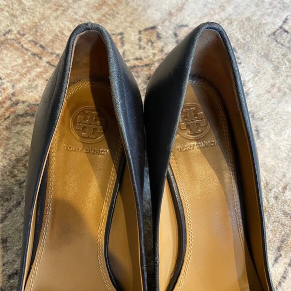 Tory Burch Chelsea Pump in Tory Navy Napa Leather SZ 8 Minimalist Classic GUC - Picture 7 of 10